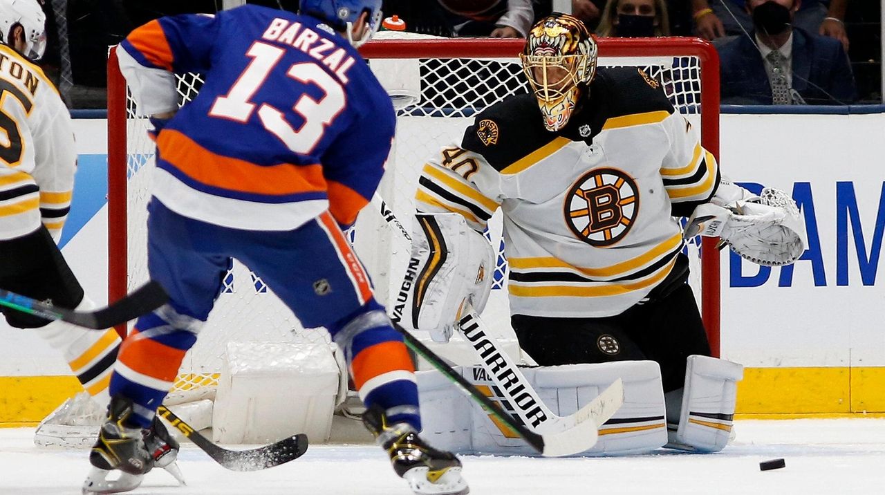 Islanders Find That Bruins Tuukka Rask Is A Major Step Up The Goalie