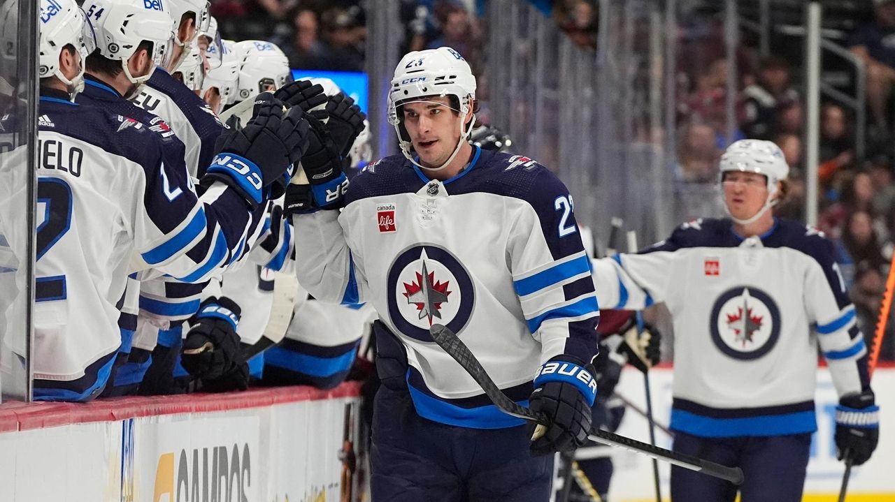 Jets Score 4 Goals In 1st Period Beat Avalanche 7 0 To Take Control Of