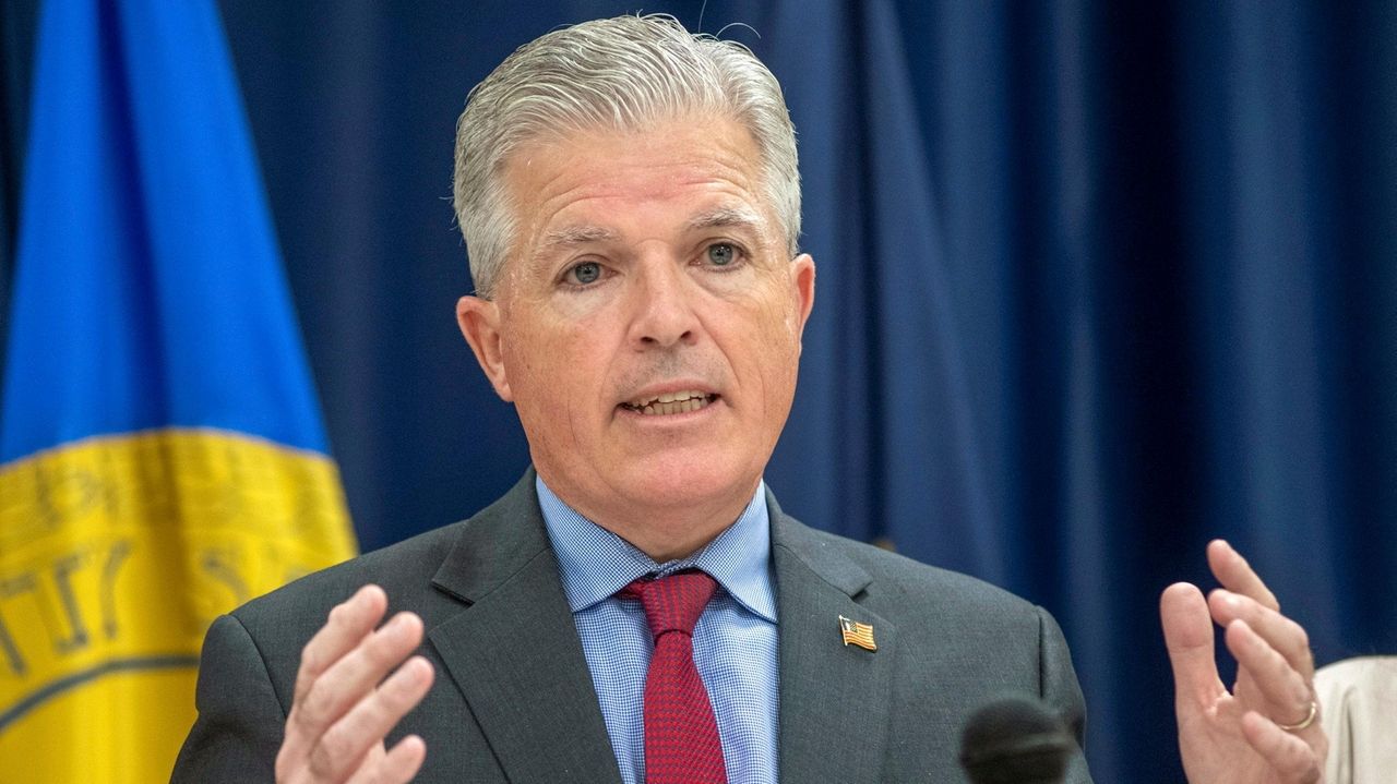 Steve Bellone Proposes 39b Suffolk Budget As Term Nears End Newsday 