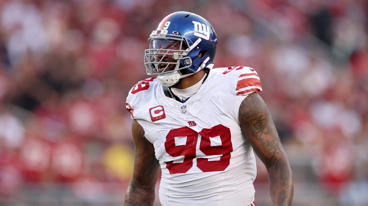 Giants LT Andrew Thomas backed off from practice Friday