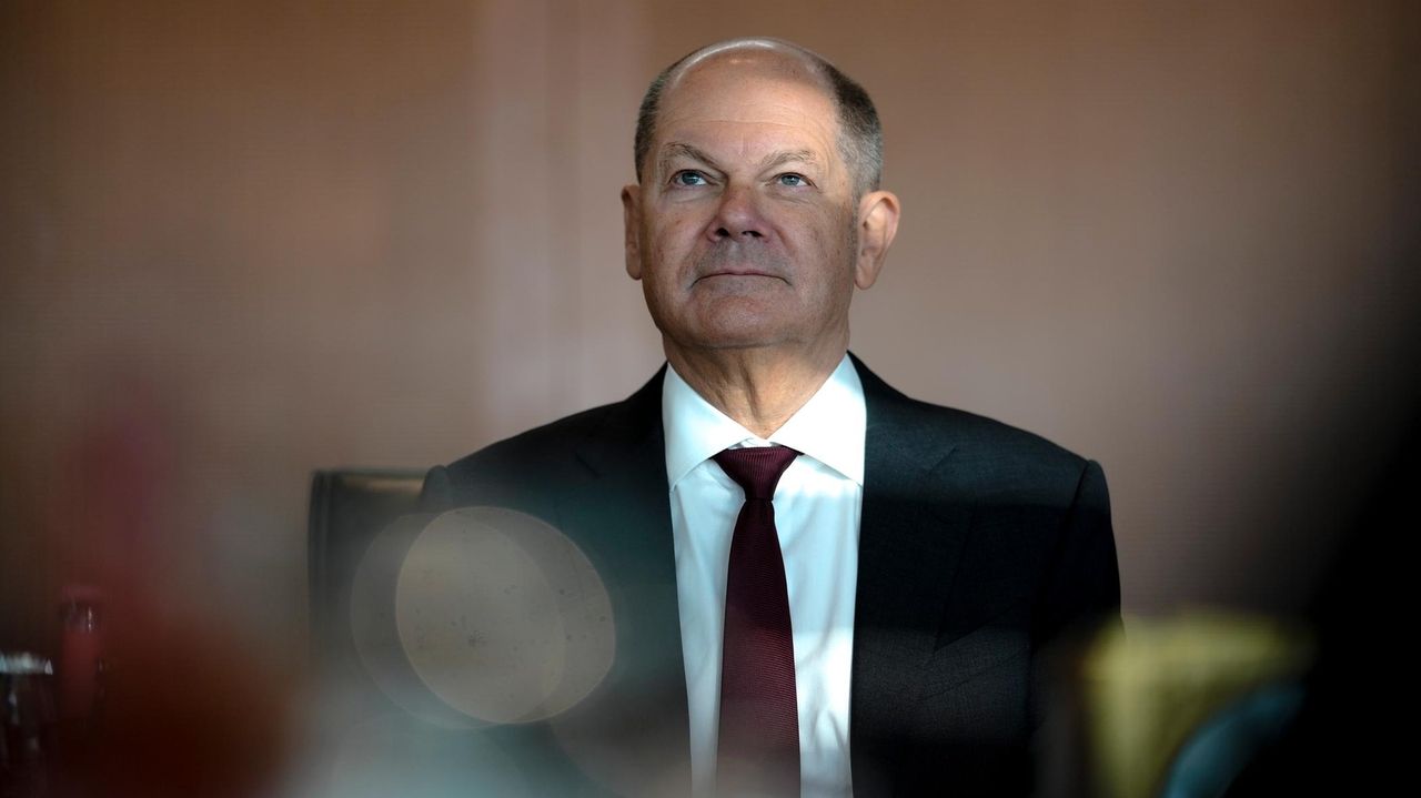 Der deutsche Politiker Scholz verurteilt die Verschwörung rechtsextremer Gruppen, Millionen abzuschieben, wenn sie die Macht übernehmen