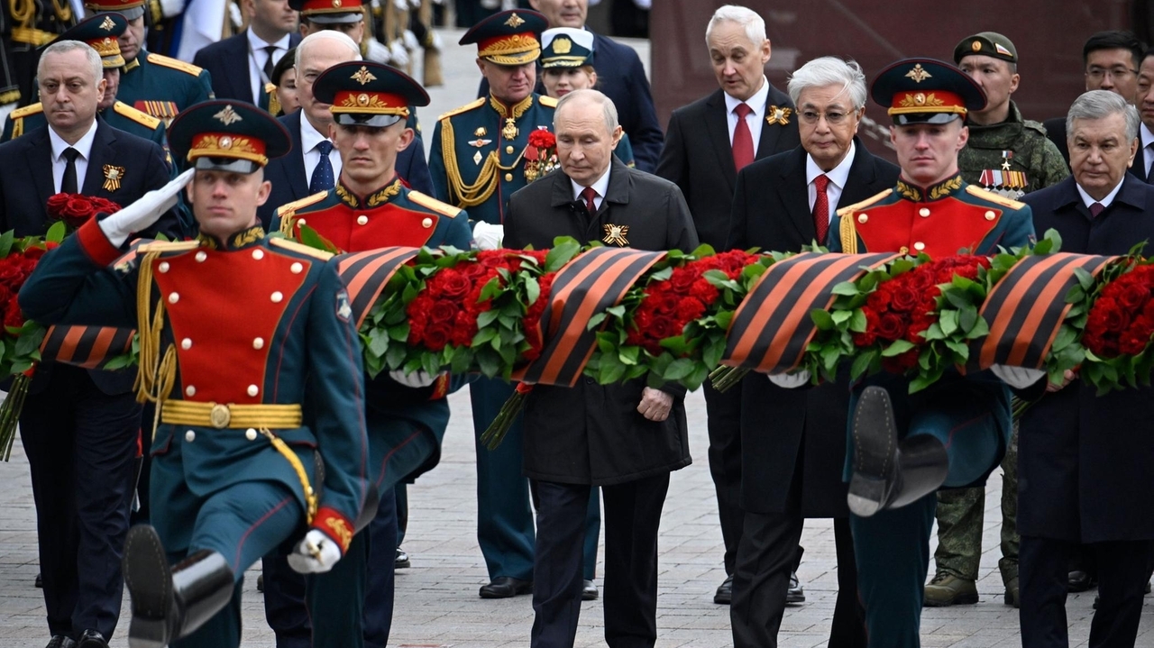 Zelenskyy trolls, rains on Putin's parade
