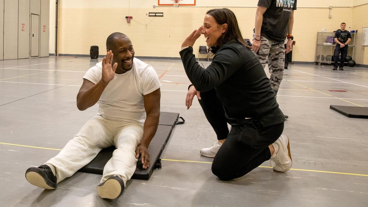 Yaphank jail inmates learn healthier lifestyles through CrossFit ...