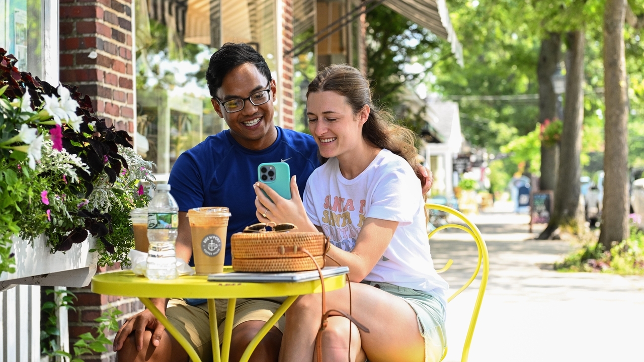 Guide to Bellport: Restaurants, shows, shops and more - Vimarsana News