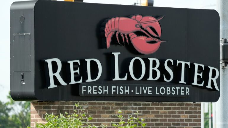 A Red Lobster restaurant is seen in Schaumburg, Ill., May...