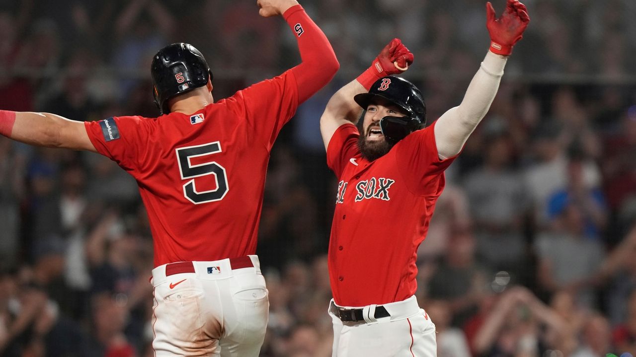 6-run 8th inning dooms Reds in 8-2 loss to Red Sox - Red Reporter