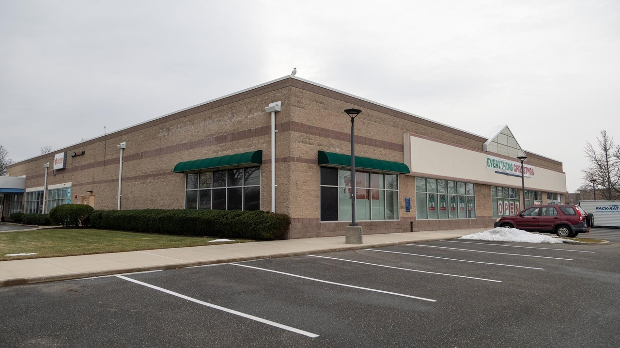 Barnes & Noble to open its 10th LI location in Commack