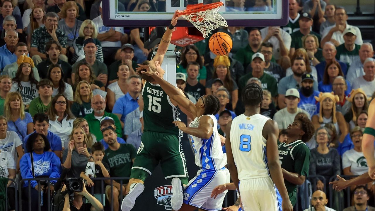 Jeremy Fears Jr. leads No. 11 Michigan State to victory over No. 16 North Carolina with 19 points