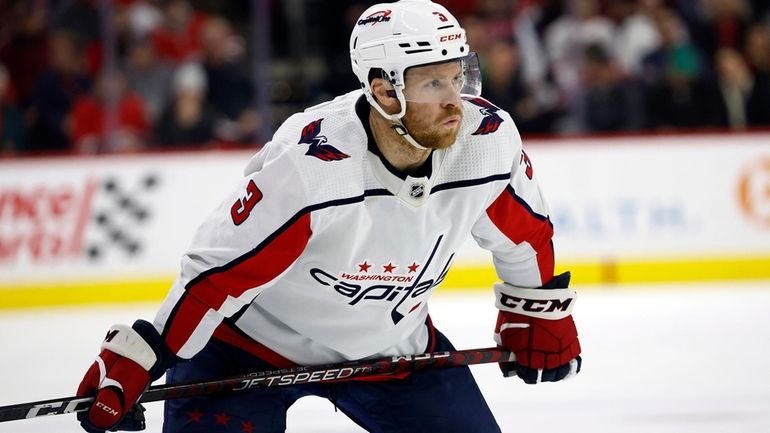 Washington Capitals' Nick Jensen (3) waits for a face-off during...