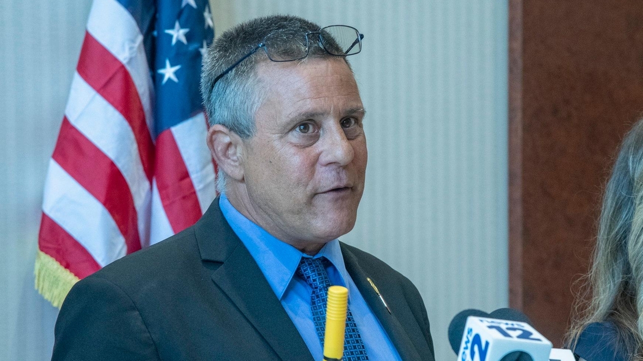 Behind-the-scenes ties in Suffolk GOP campaigns - Vimarsana News