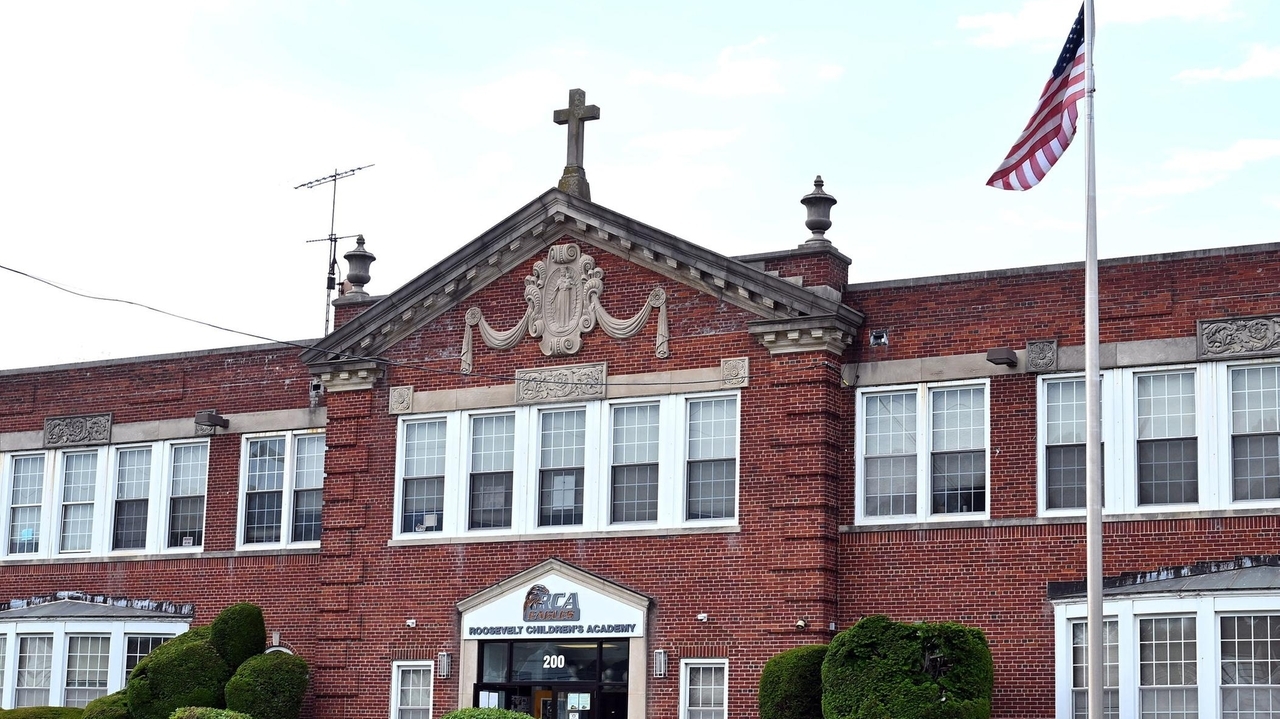 17 students from Roosevelt Children's Academy taken to hospital after ...