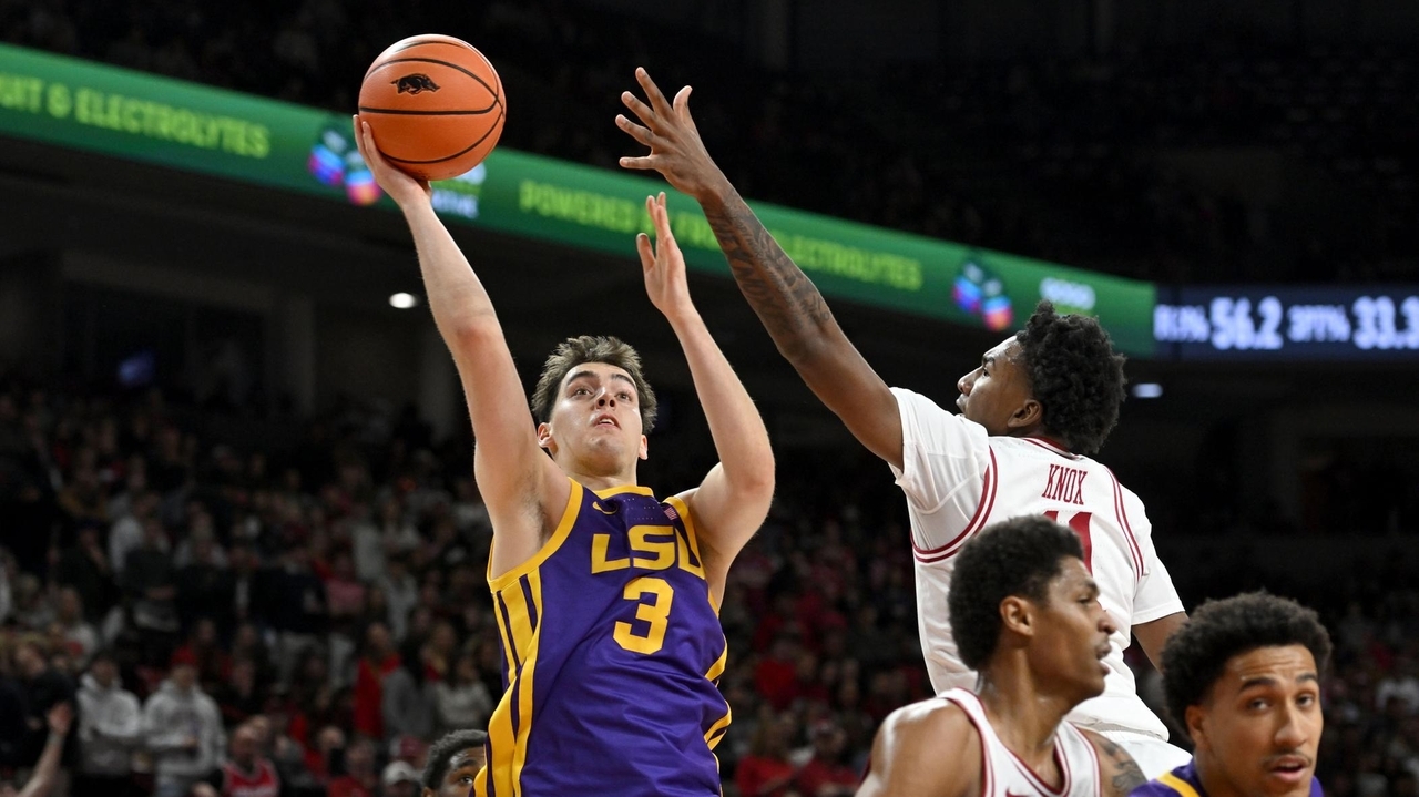 Acuff Jr. scores a career-high 31 points to lead No. 20 Arkansas past ...