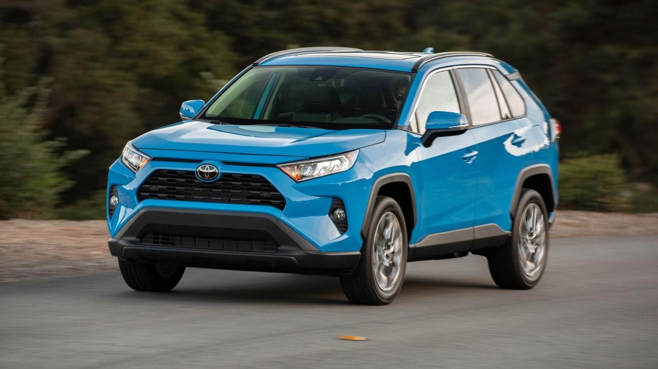 File:2019 Toyota RAV4 Adventure (United States) front view
