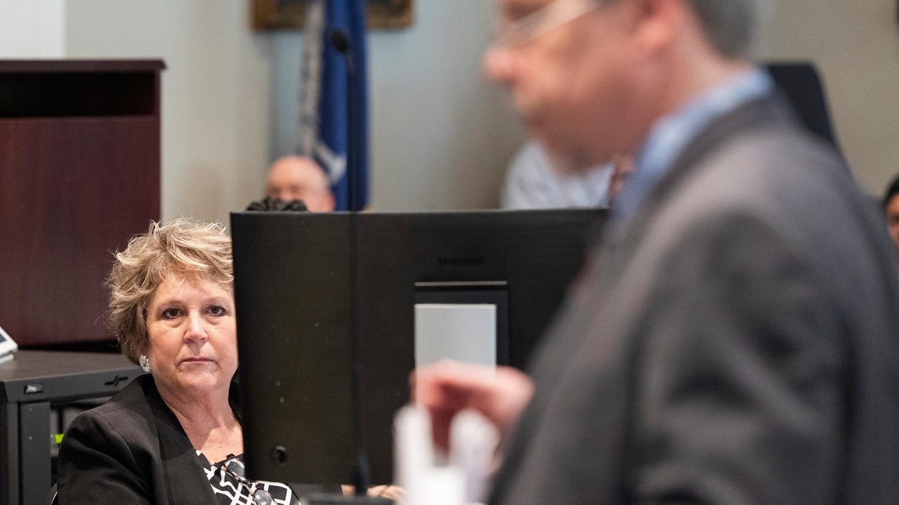 Clerk denies tampering or influencing jury that found Alex Murdaugh guilty of murder - Vimarsana News