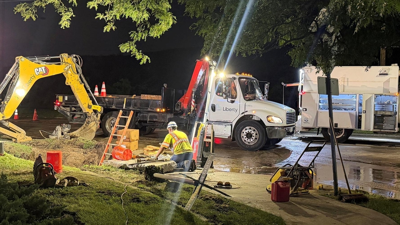 Source image for "Power restored in Uniondale after utility pole crash that seriously injured driver"