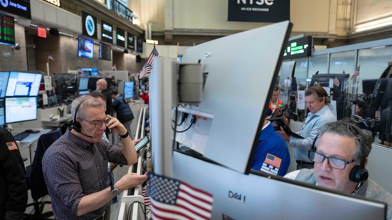 The first big batch of US profit reports for the summer has Wall Street ...