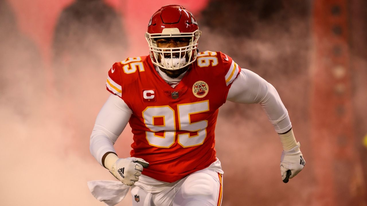 Chiefs All-Pro DT Chris Jones absent for start of mandatory minicamp