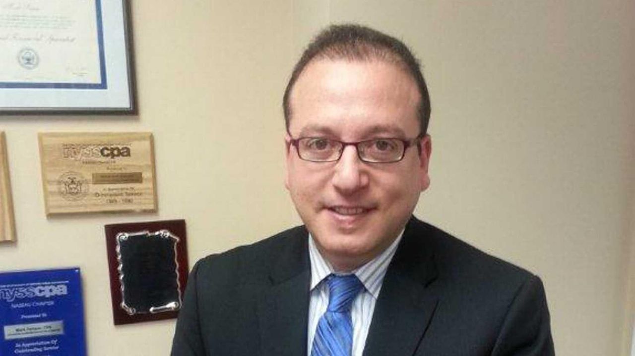 On the move Bethpage hires loan officers; Perlson adds CPAs Newsday