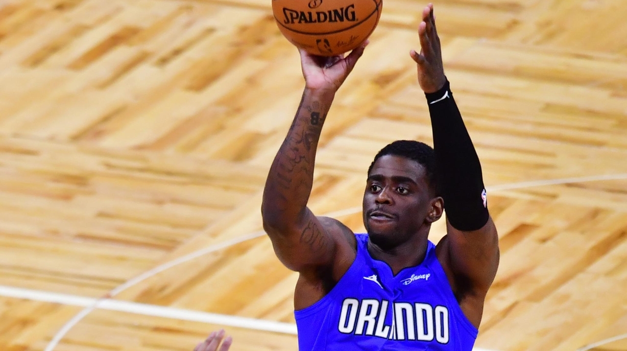 NBA vet Bacon working hard to stick with Knicks - Newsday