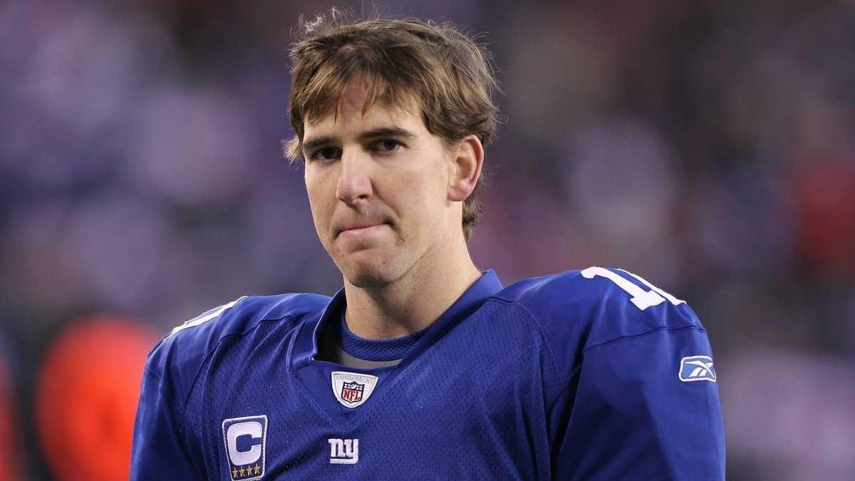 Giants name Eli Manning, Justin Tuck, Chase Blackburn captains