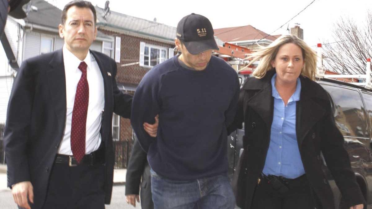 Ex Nypd Housing Cop Held In Wife Slaying Newsday 