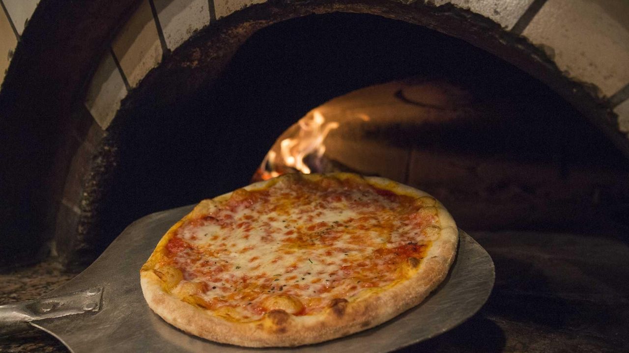 4 Great Restaurants For Wood Fired Pizza Newsday   1280