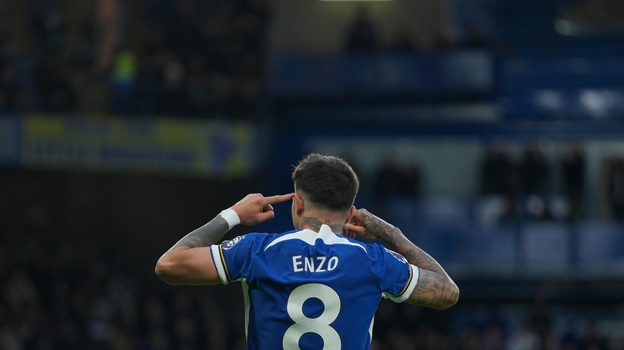 Chelsea holds on to beat Brighton 3-2 as Fernandez scores twice
