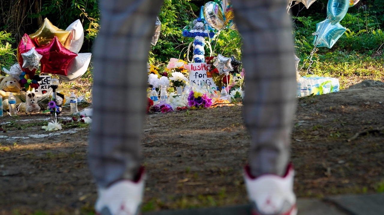 Store owner charged with murder in Black teen's killing fights warrant over business records - Vimarsana News