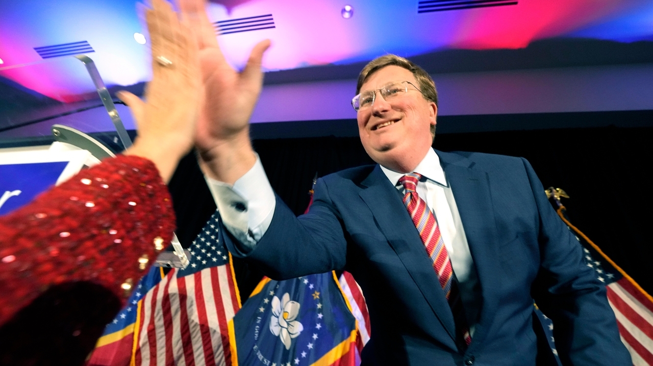 Mississippi Republican Gov. Tate Reeves wins 2nd term, defeating ...