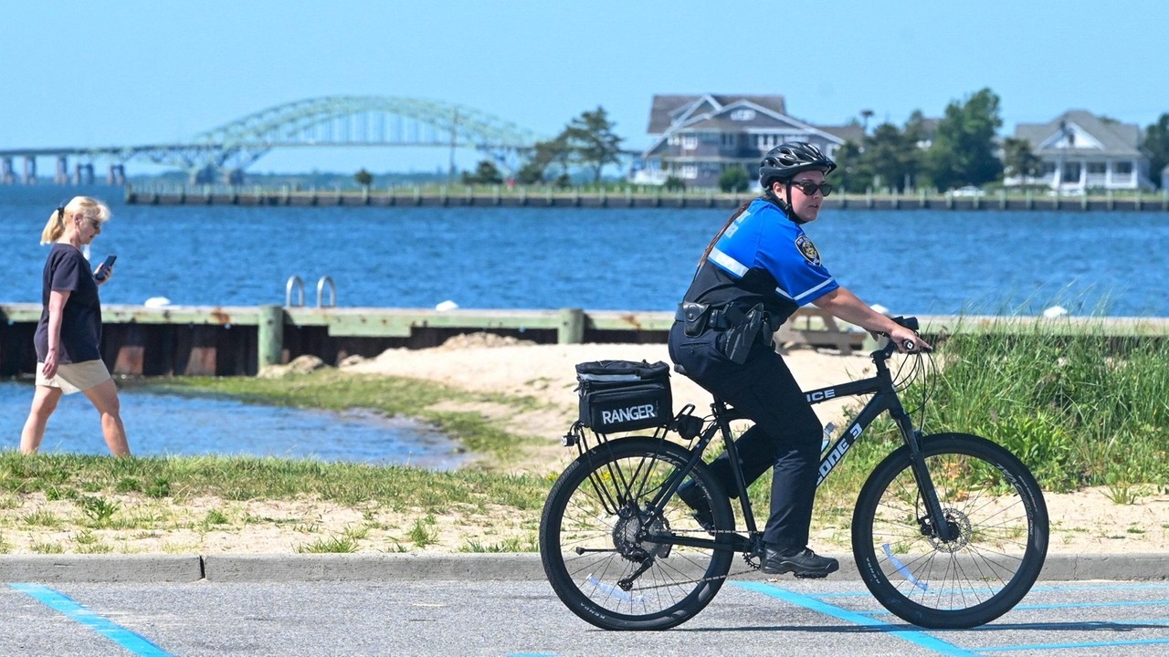 Islip Town rolls out new bike patrol unit - Newsday