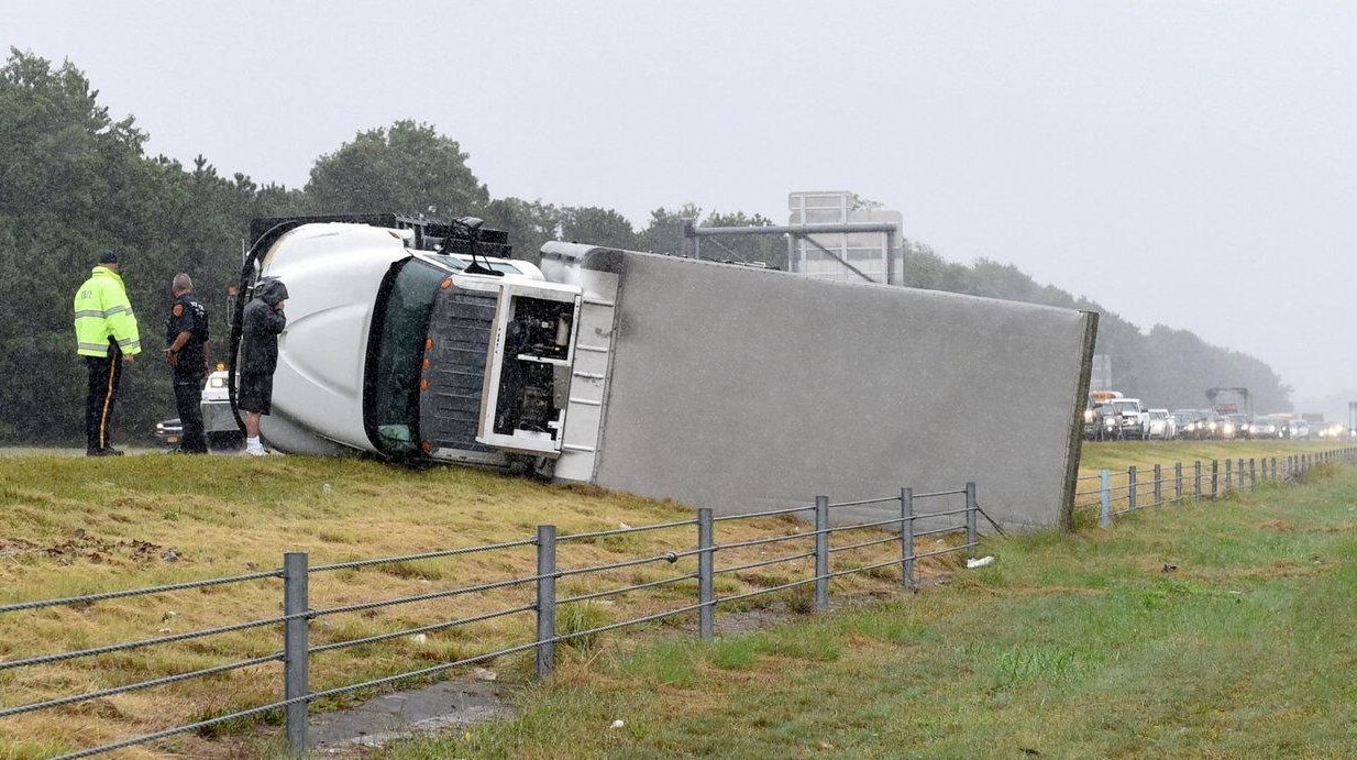 cops-westbound-sunrise-highway-reopens-after-crash-in-bellport-newsday