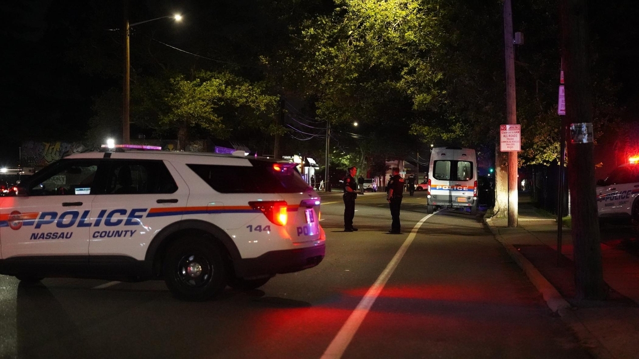 Source image for "Pedestrian seriously injured in crash on Jerusalem Avenue in Uniondale"