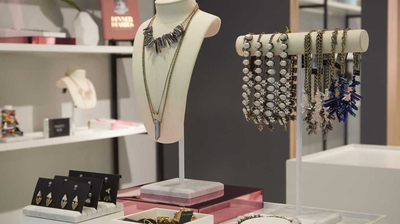 BaubleBar opens first store in Roosevelt Field Newsday
