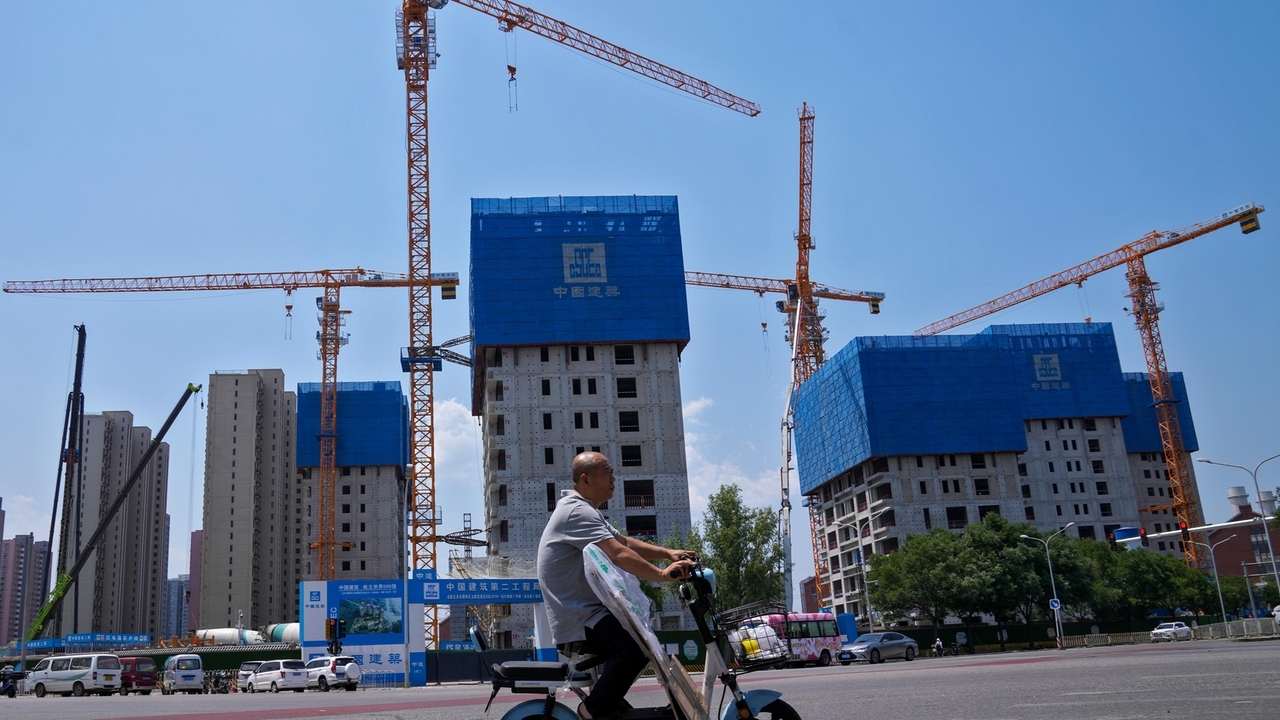 China factory activity shrinks in July, adding to pressure to reverse economic slump - Vimarsana News