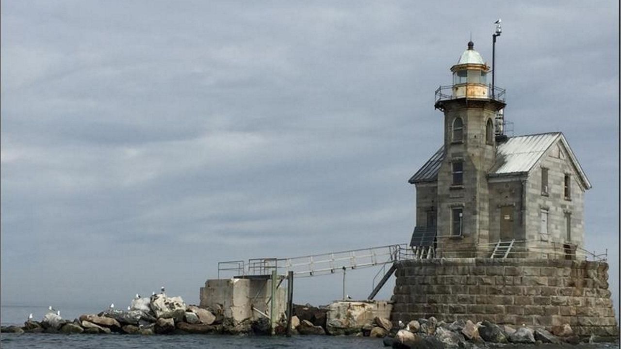Historic lighthouse on the auction block Government to sell Stratford