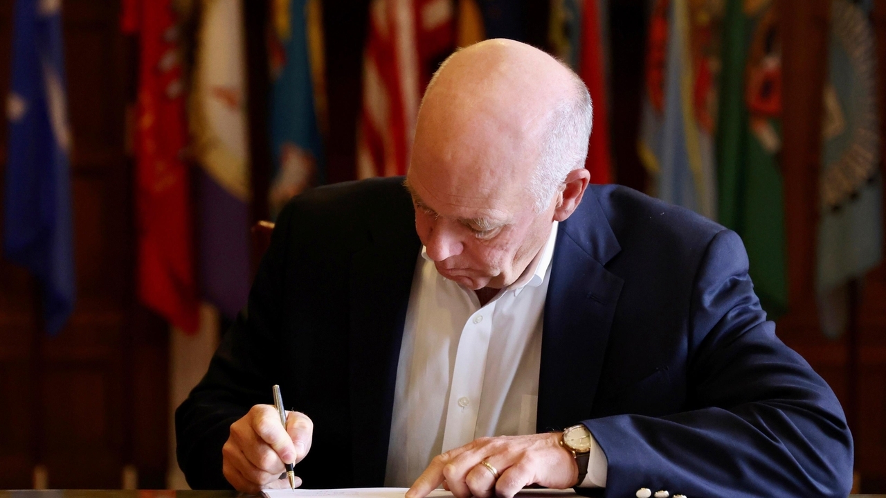 Montana governor bans TikTok. But can the state enforce the law? - Vimarsana News