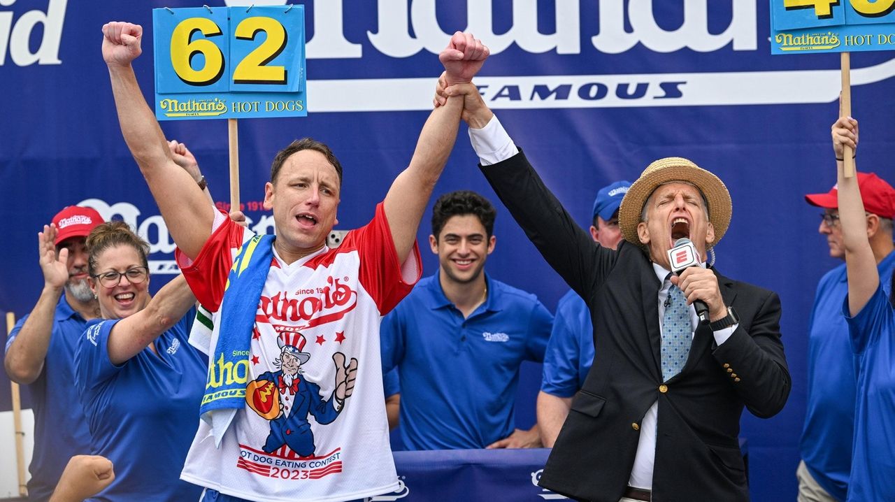 Nathan's hot dog eating contest Joey Chestnut wins again; Long Island