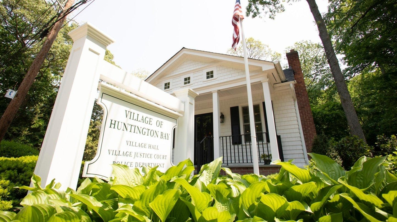 Huntington Bay voters to pick 2 trustees from 3 candidates Newsday