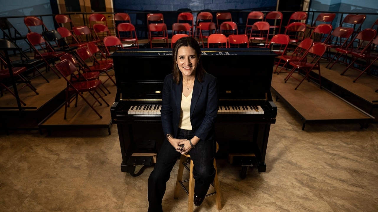 Mineola High School teacher Megan Messina spreads the 'magic' of choir