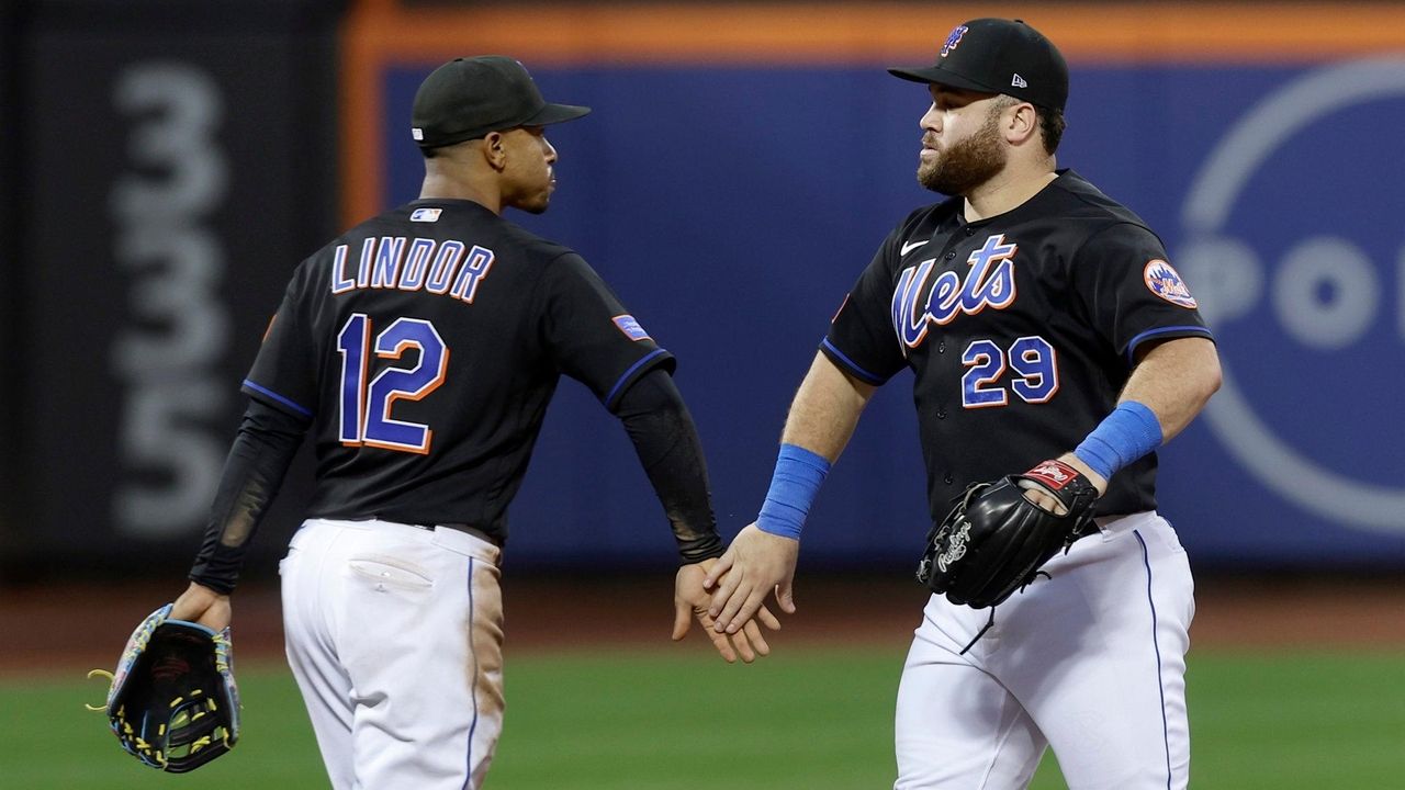 Mets shut out for first time this season in opener with LA