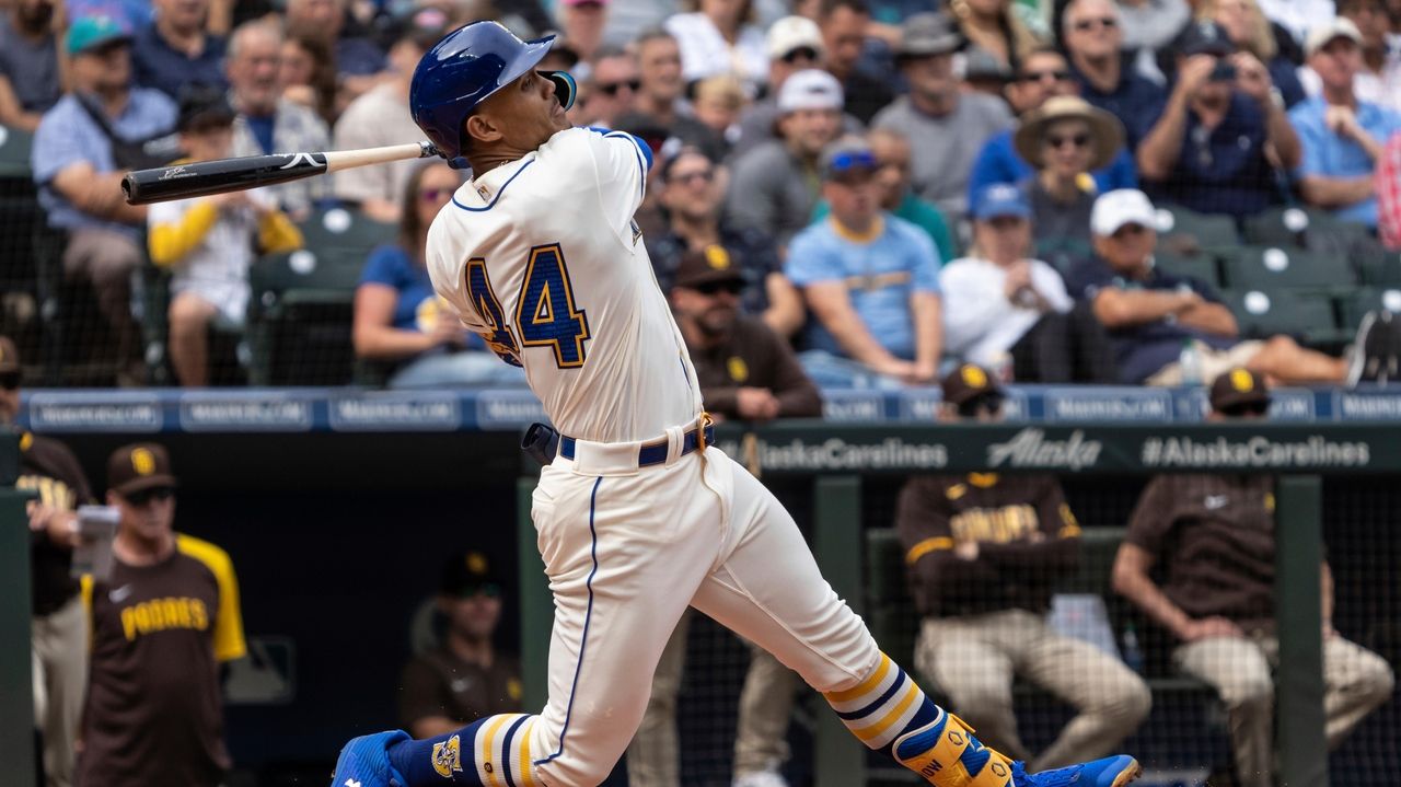 Julio Rodríguez homers, Mariners lose to Padres in spring training