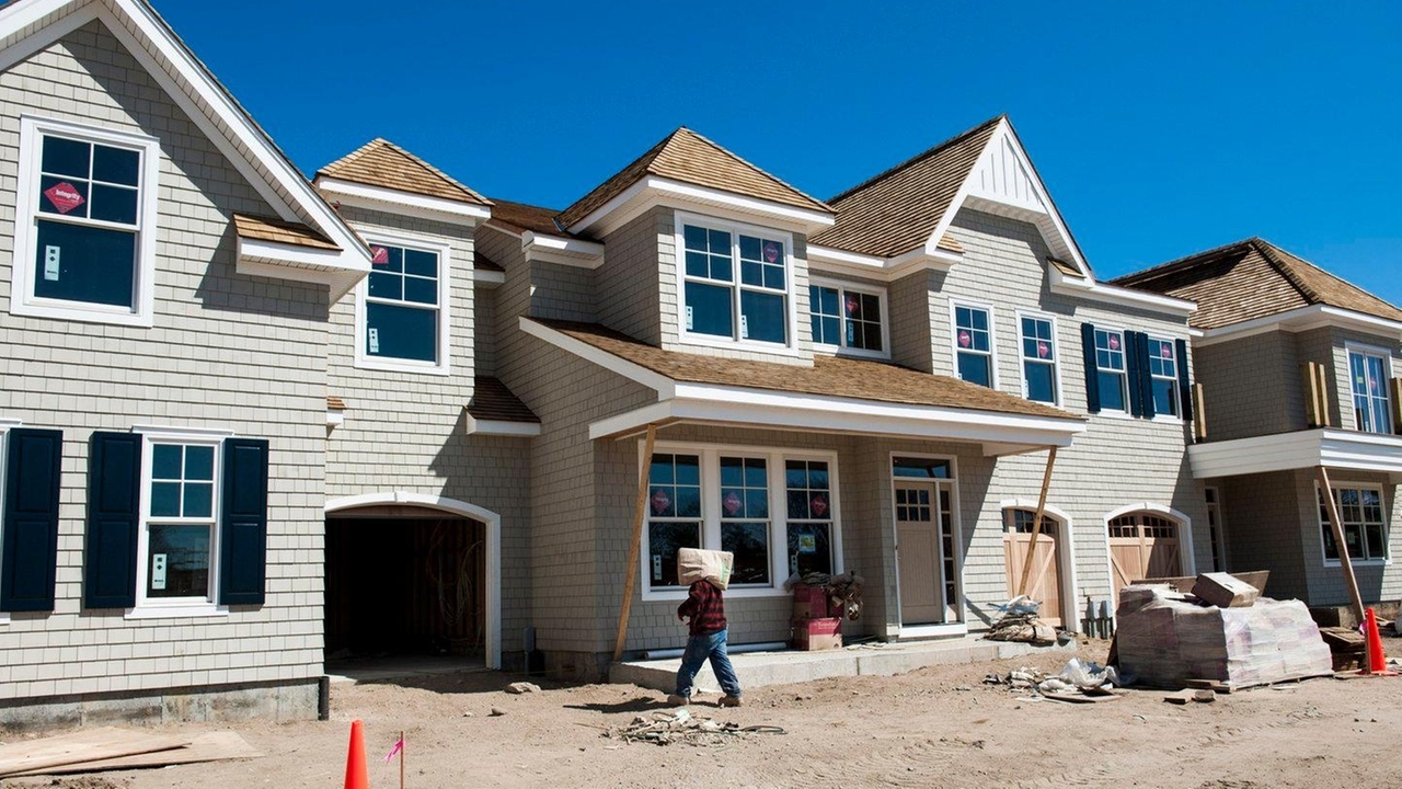 Long Island's Middle Class Shrinks, Wealthy and Poor Grow