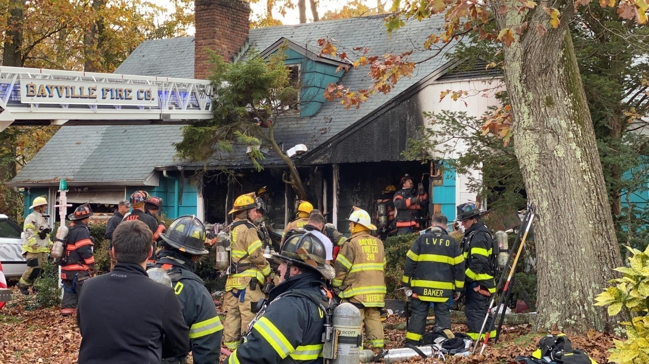 Woman killed in house fire identified by police - Newsday