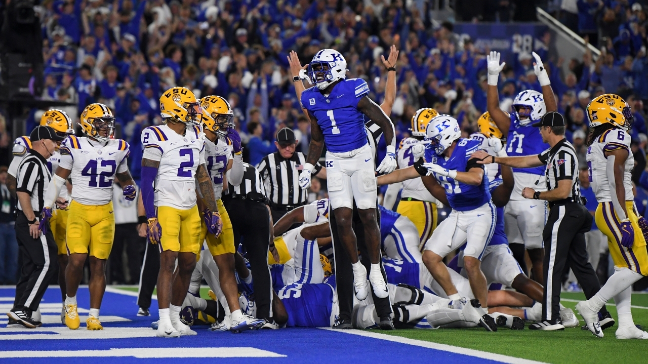 Kentucky QB Minchey scores 2-point conversion in overtime to beat No ...