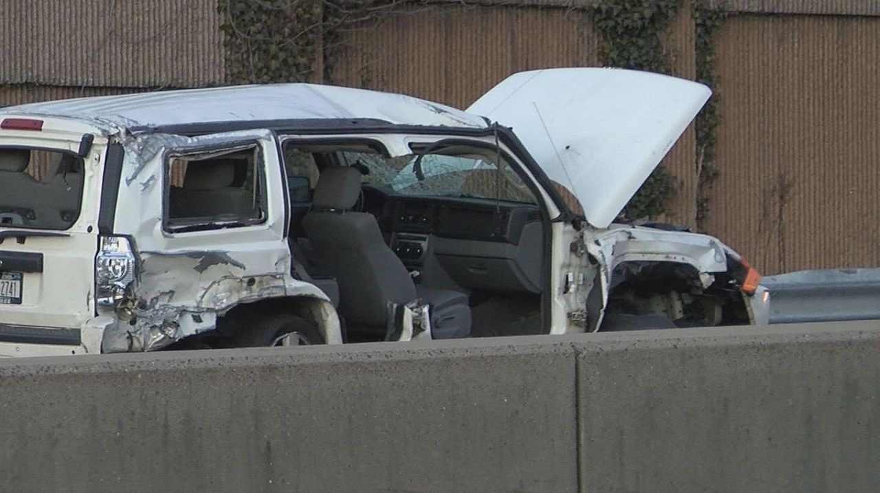 Four hurt in crash on Long Island Expressway in Ronkonkoma, police say