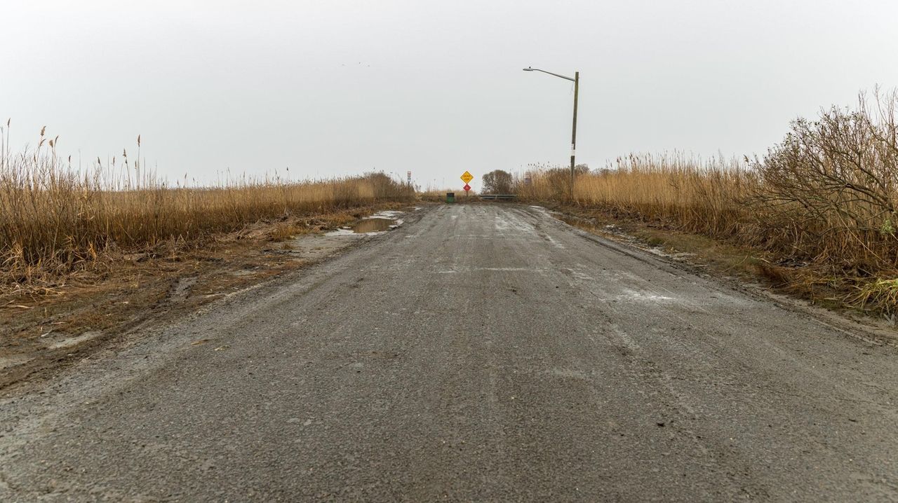 Brookhaven to raise Bellhaven Road in Bellport to combat persistent