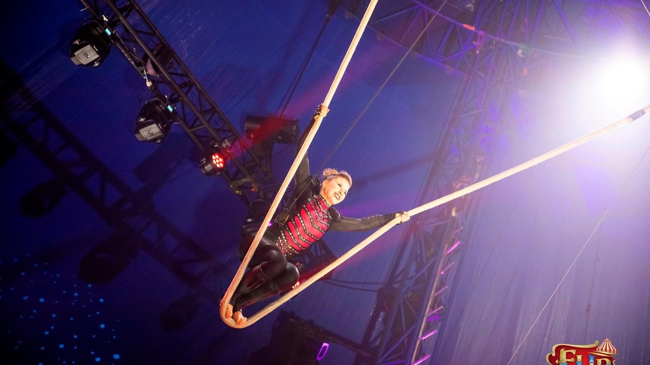 Flip Circus comes to Broadway Commons in Hicksville Newsday