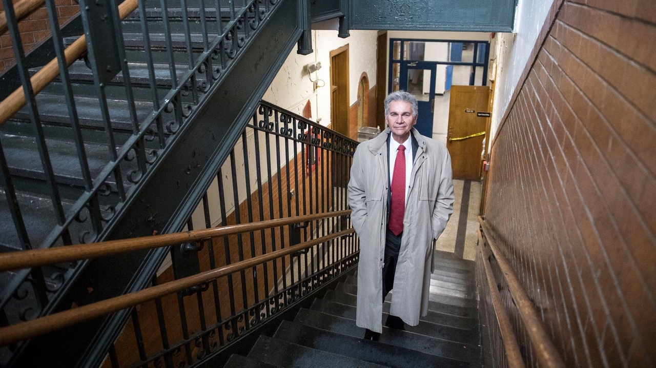 Ex-Glen Cove Mayor Reginald Spinello announces another run for office ...