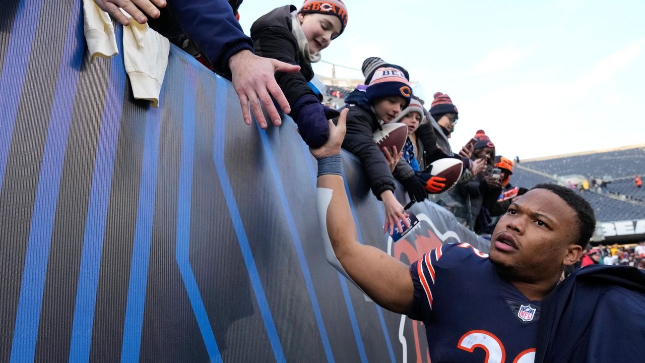 Texans rally for 32-31 win at Indy but lose top draft pick