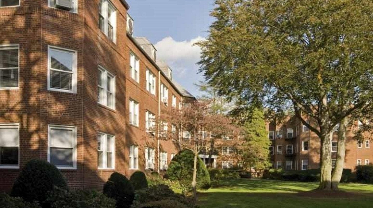 Garden City apartment complex sold for 36.5 million Newsday